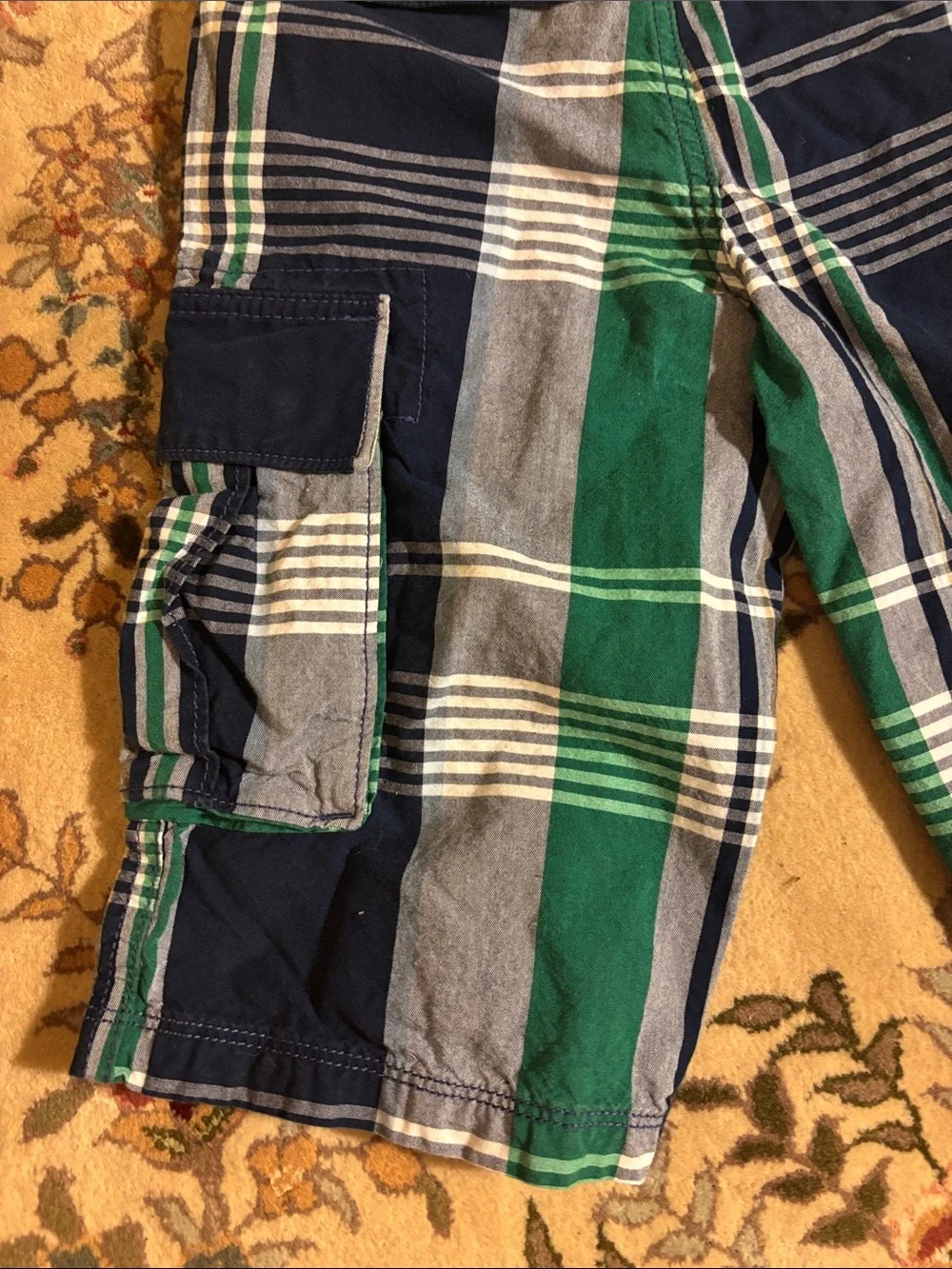 Gap kids Slim Plaid Cargo Boy’s Shorts in Navy & Green